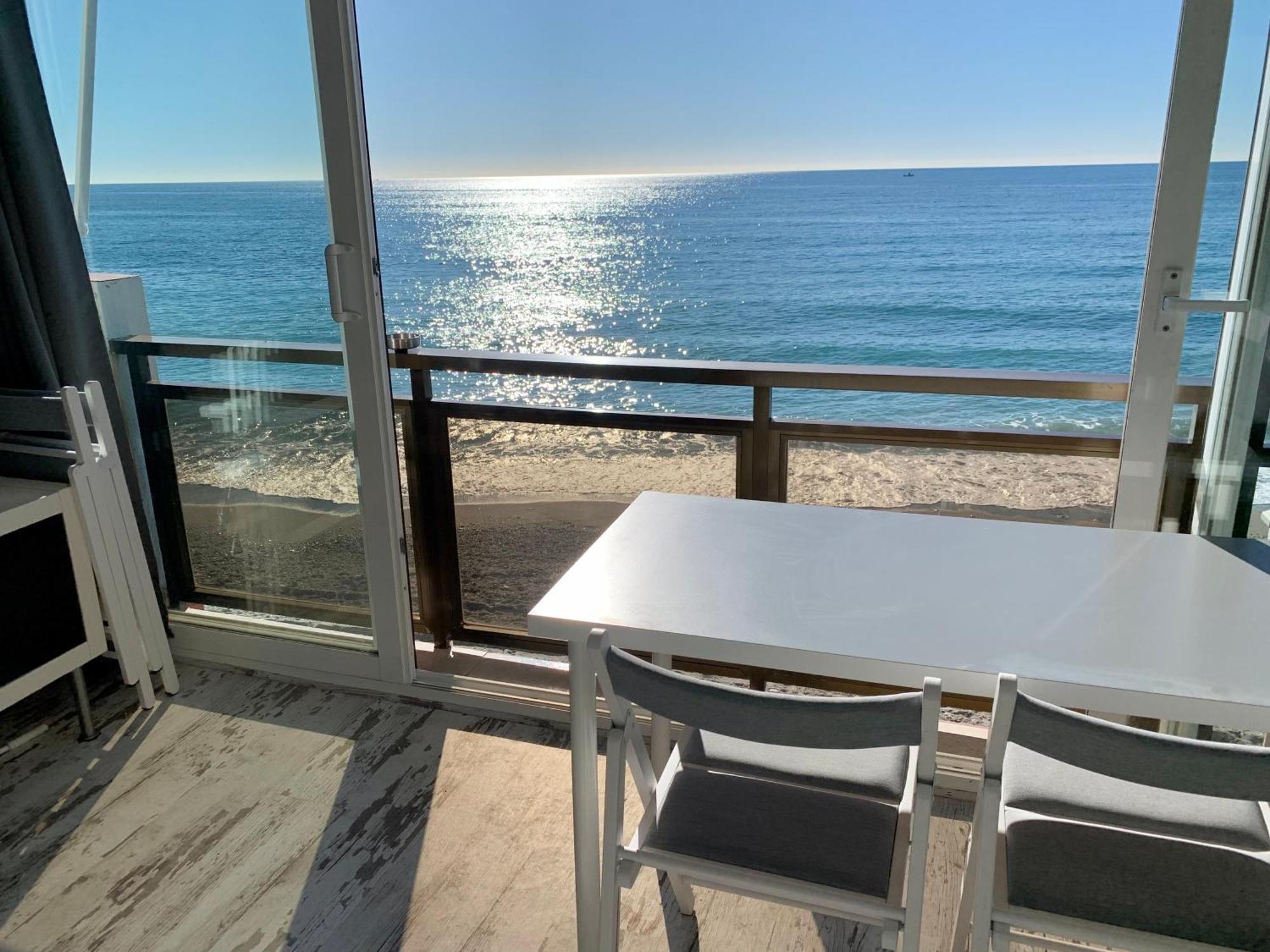 Malibu - “Vive En La Playa” “Live On The Beach” Бенальмадена Экстерьер фото